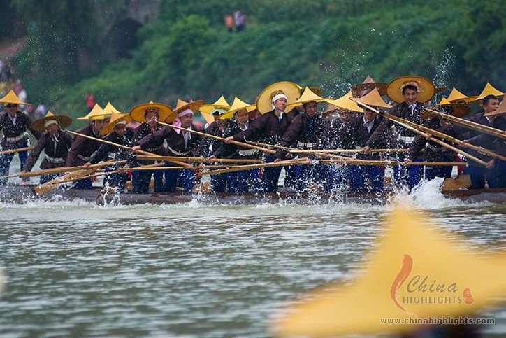 丸木の竜船祭り 丸木の竜船祭り