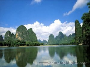 魅惑の上海と山水画の世界桂林、人気の陽朔（５泊６日）
