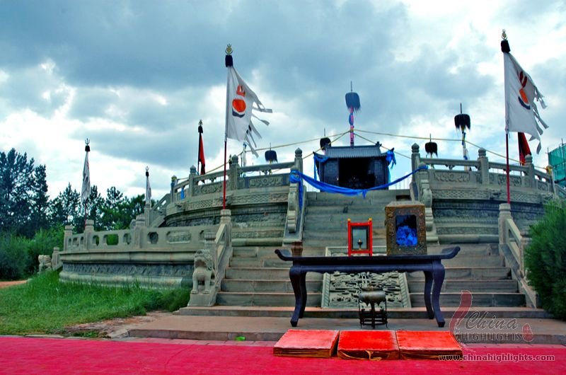 フフホト北极光滑雪場スキー、希拉穆仁草原乗馬、オルドス(鄂尔多斯)観光（3泊4日）