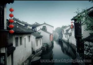 魅惑の上海、山水の桂林、少数民族の龍勝、東洋のベニス蘇州（４泊５日）